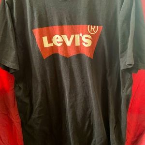 Classic Levi black tee